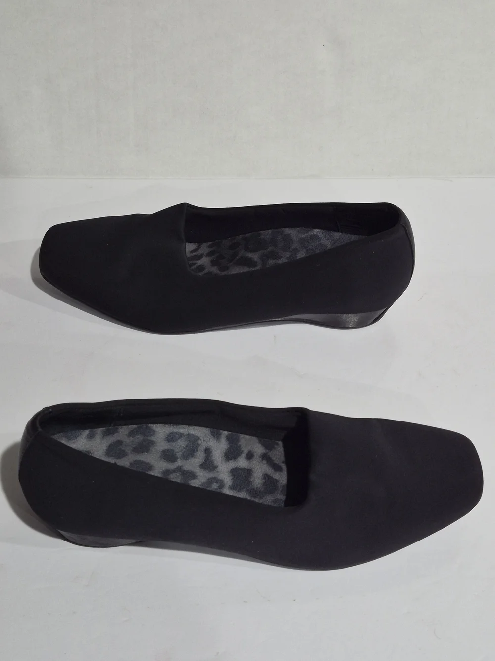 Vionic Women's Black Slip-On Flats Size 11